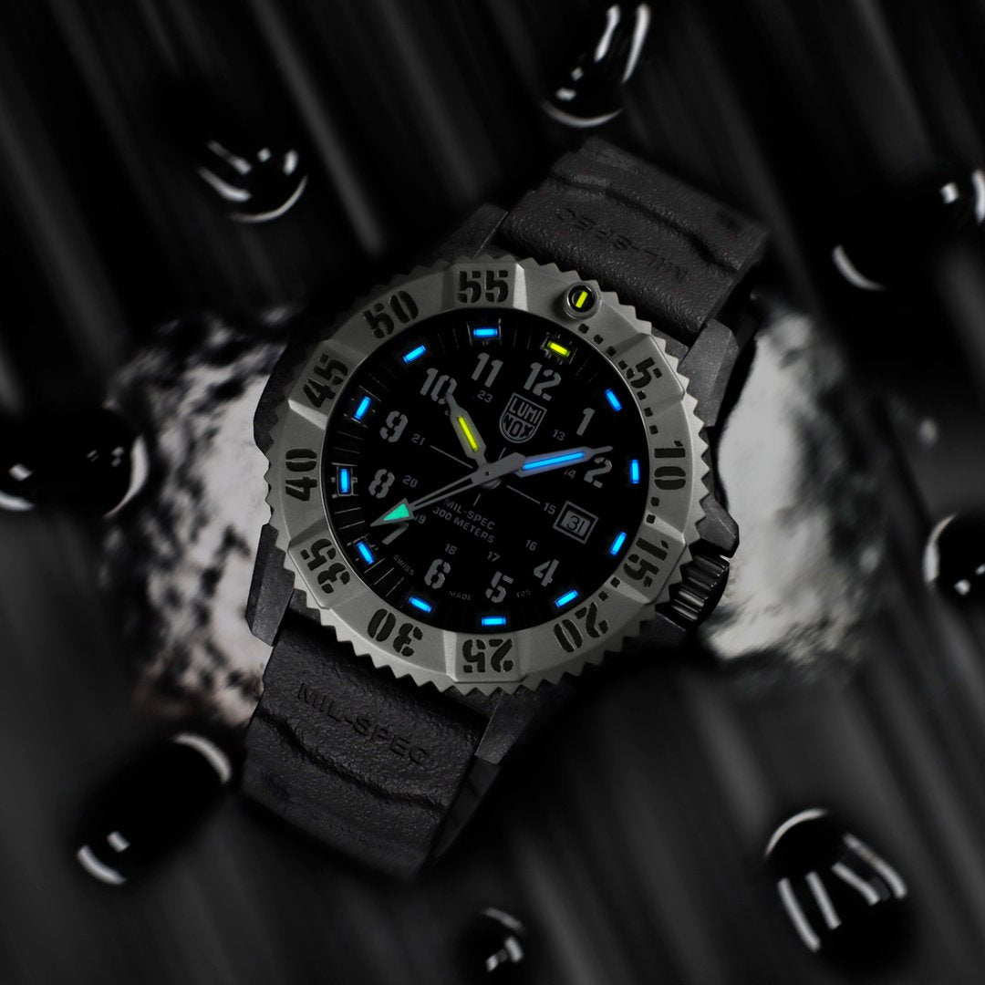 Luminox Mil-Spec 3350 herreklokke med to remmer (46mm)